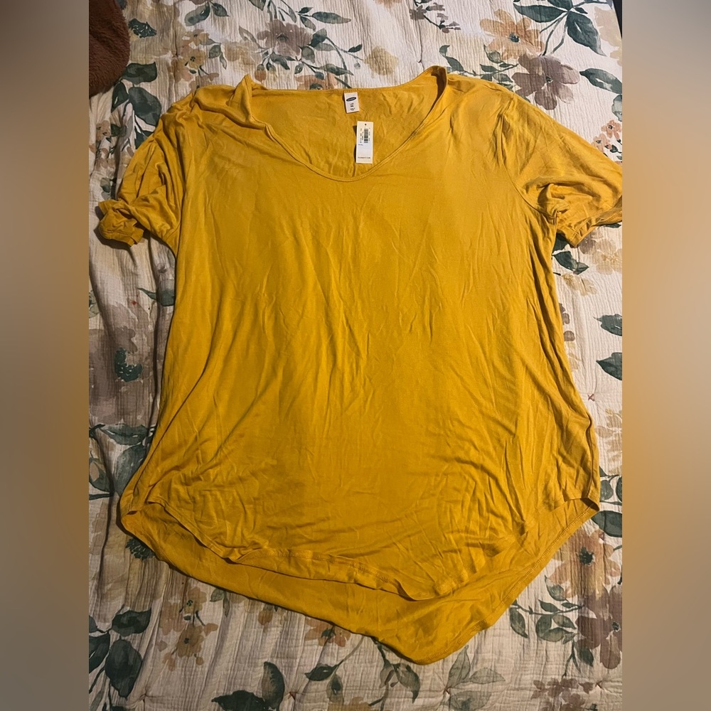 NWT yellow scoop neck tee